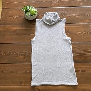 Banana Republic sleeveless turtleneck